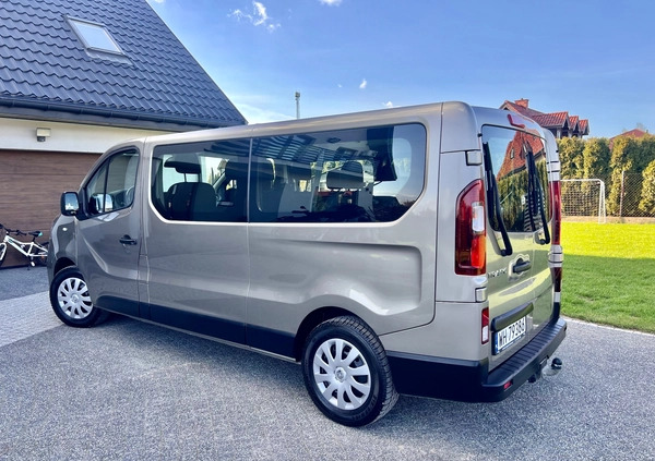 Renault Trafic cena 104998 przebieg: 80000, rok produkcji 2018 z Płock małe 497